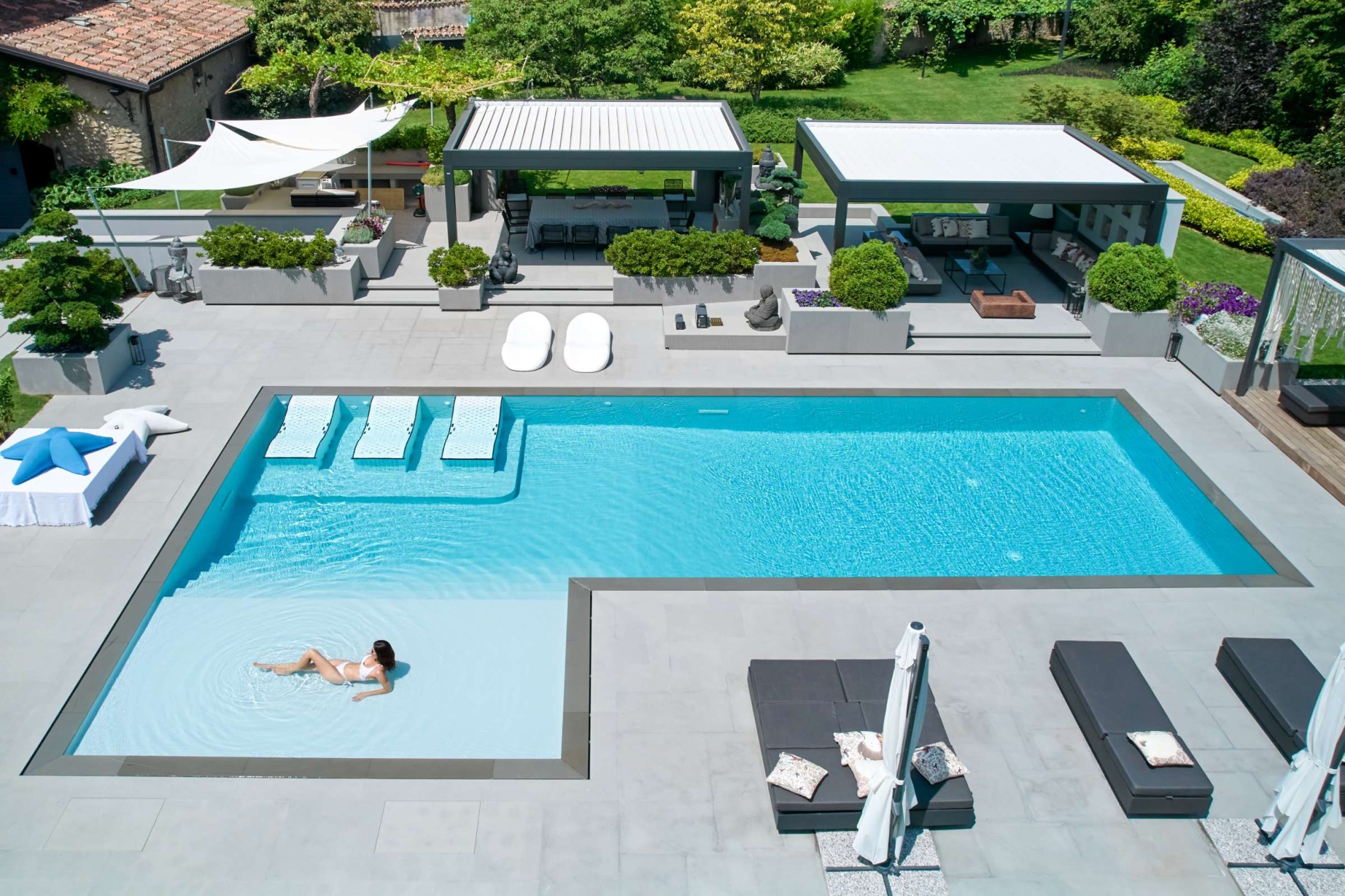 Piscina con acqua salata_003